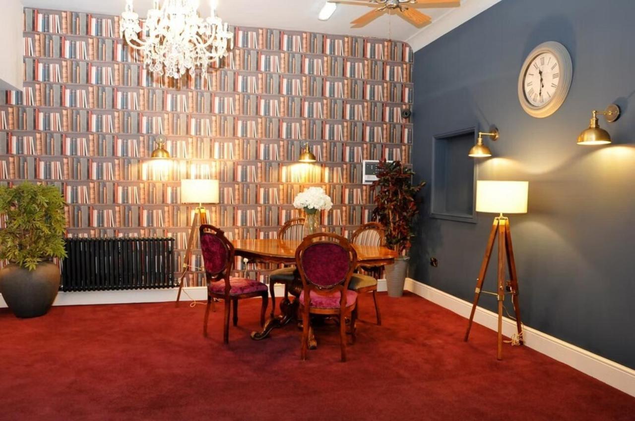 The Royal Hotel Crewe, A Brilliant Collection, Powered By Oyo Bagian luar foto