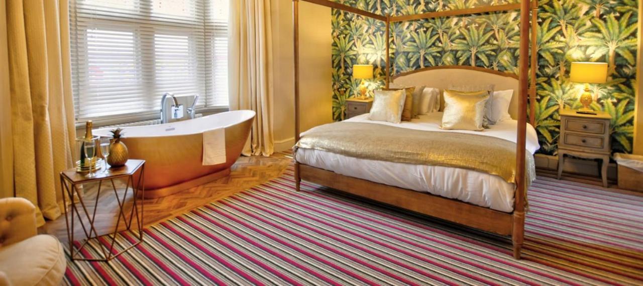 The Royal Hotel Crewe, A Brilliant Collection, Powered By Oyo Bagian luar foto