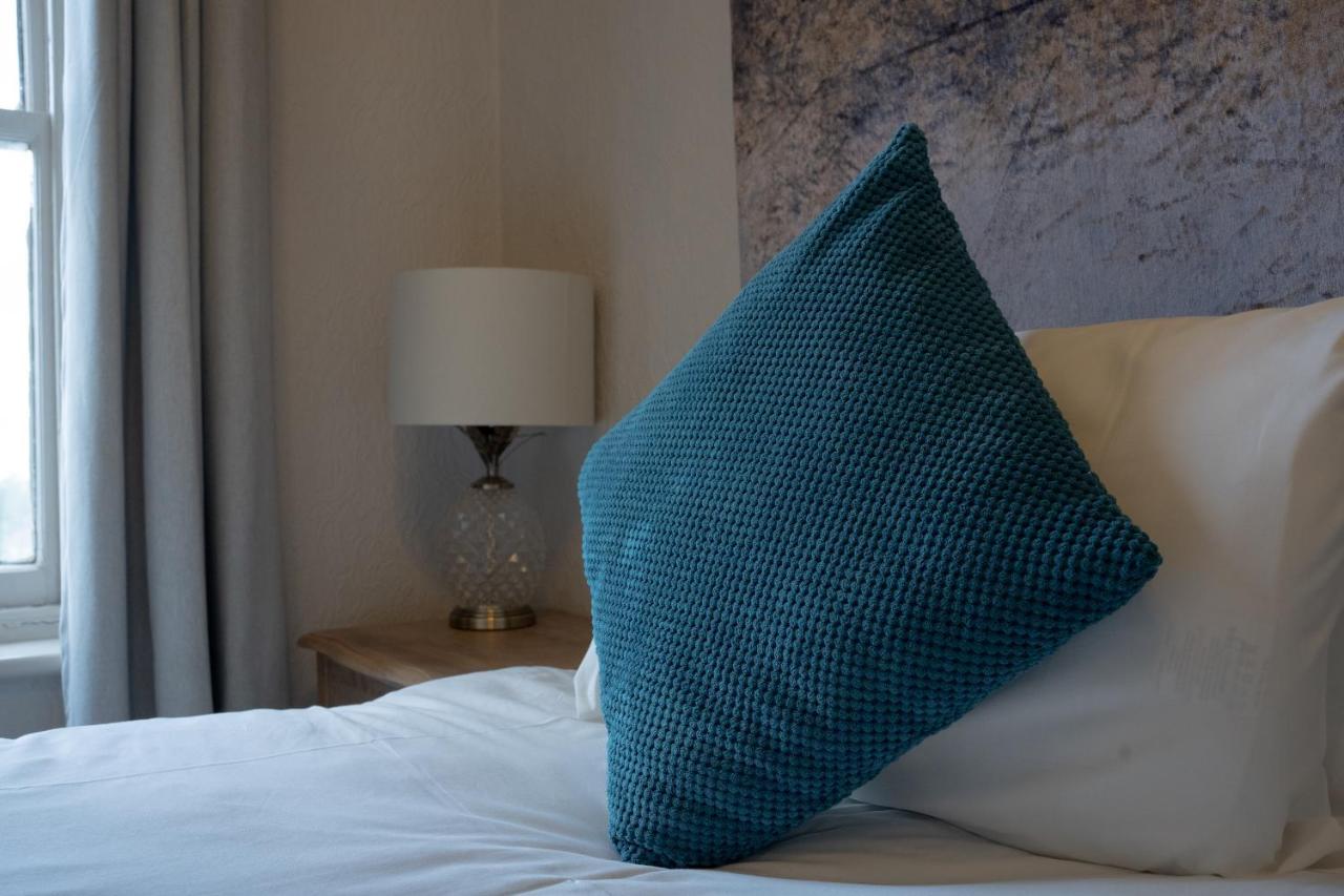 The Royal Hotel Crewe, A Brilliant Collection, Powered By Oyo Bagian luar foto
